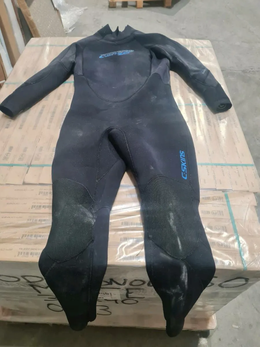 Surf board, wet suit - Image 3
