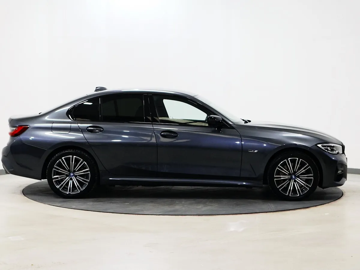 *101* 2022 BMW 3-Series 2.0 m-sport - Image 3