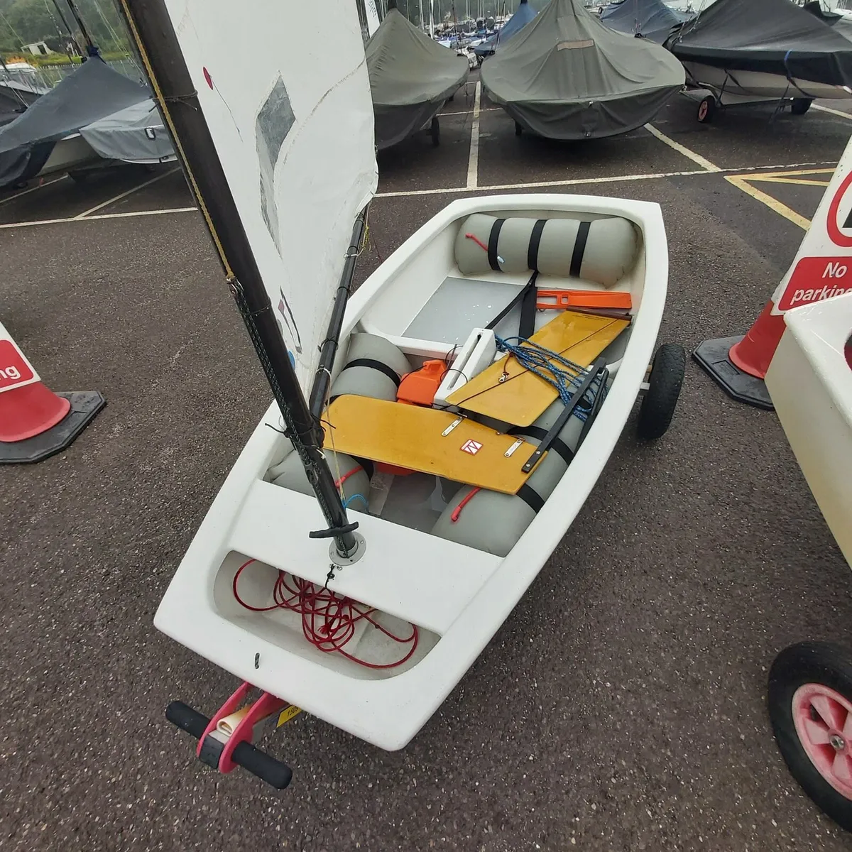 oppie (optimist) sailing dinghy - Image 2