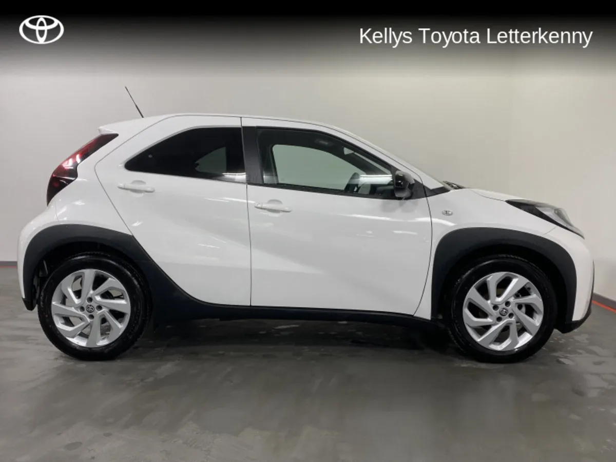 Toyota Aygo X PULSE **CHEAP TAX €180 * EXCELLENT F - Image 3