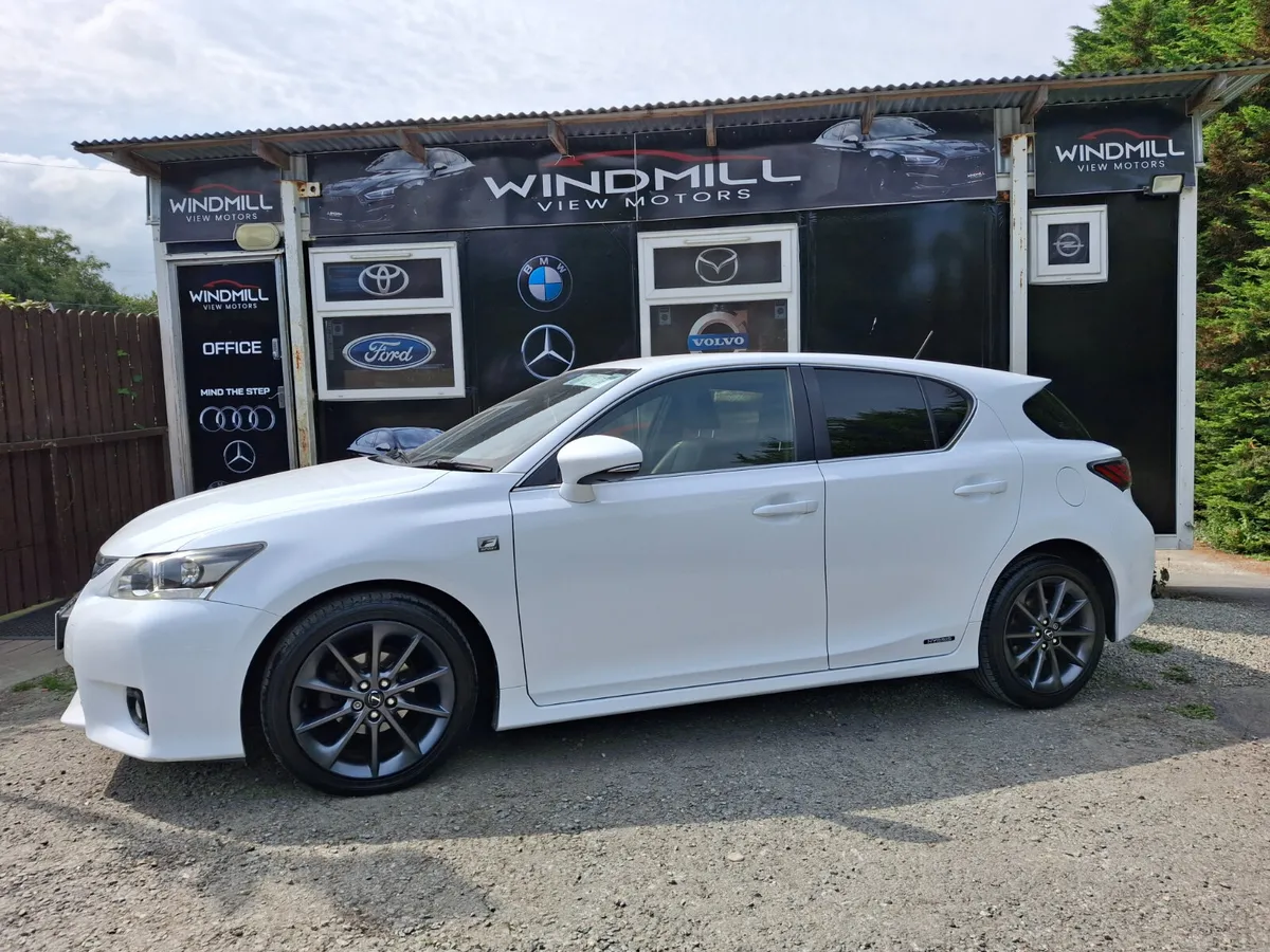 Lexus CT 2013 - Image 2