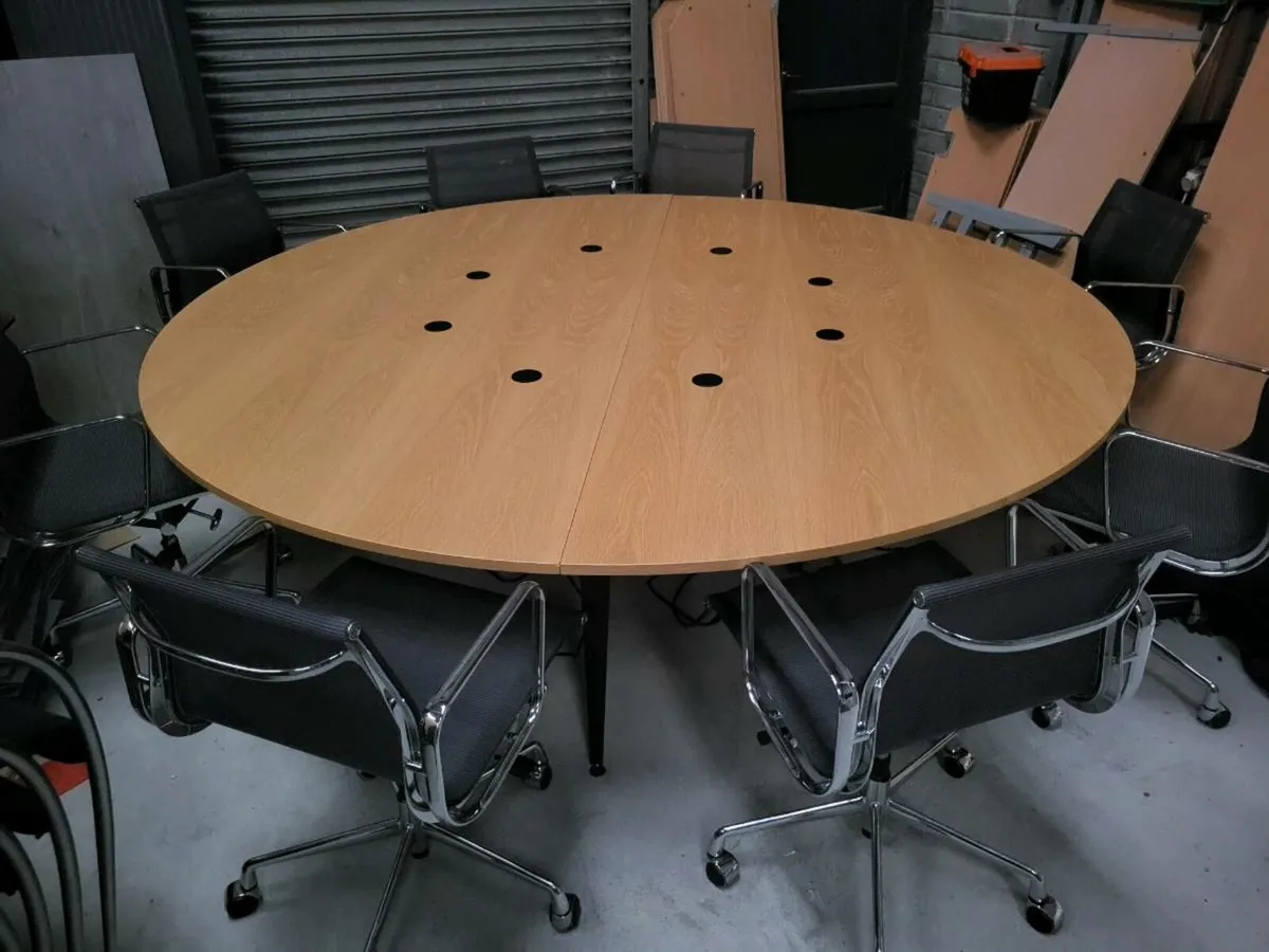 Superb Quality 2.5M Boardroom Table & 8 Chairs - Image 1