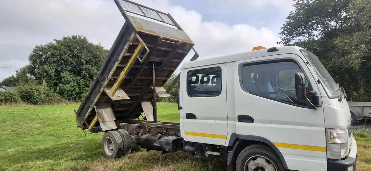 Mitsubishi Canter 7.5 tonne tipper - Image 4