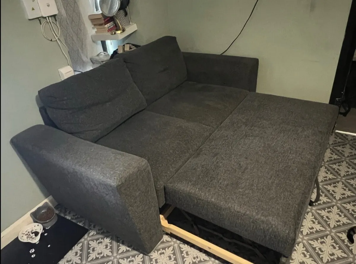 Couch - Image 2
