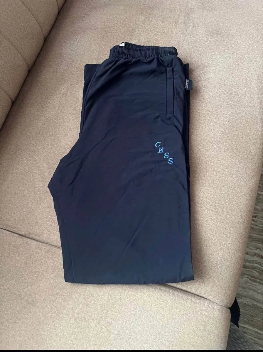 School uniforms - Image 1