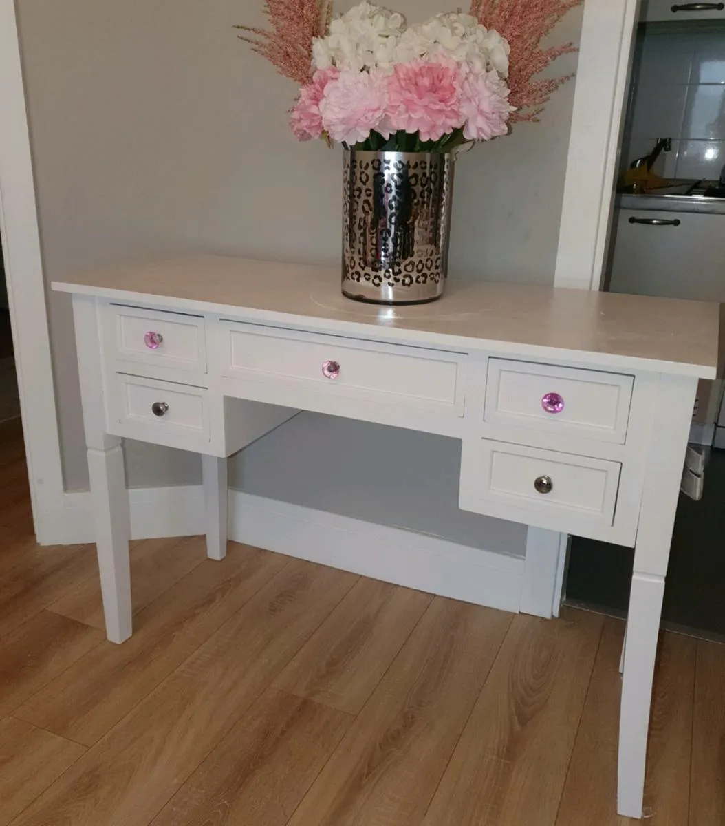 Dresser Table - Image 1
