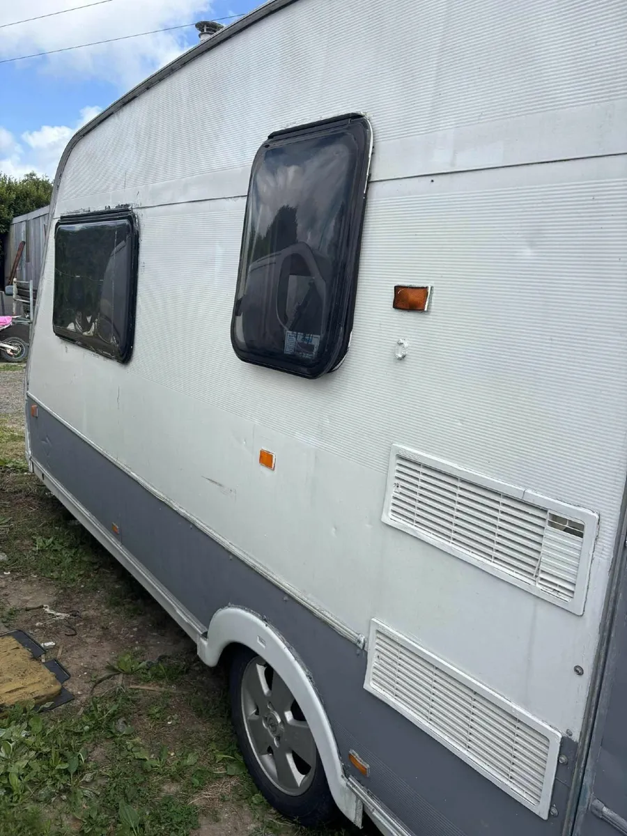 Caravan - Image 1