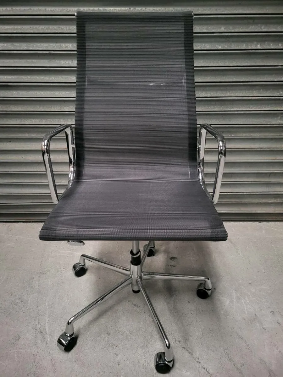 High Back/Deep Seat Boardroom Chairs. Mint. - Image 2