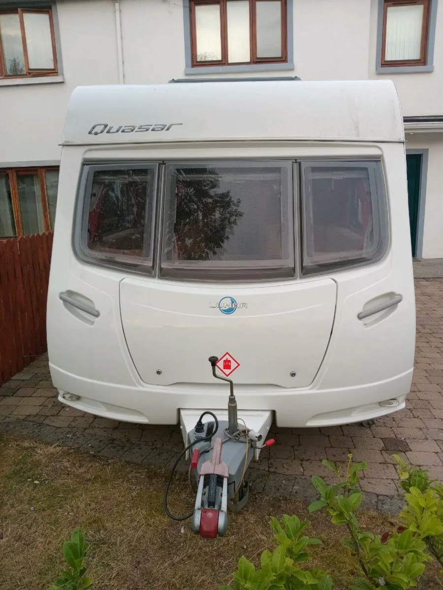 Lunar caravan - Image 1