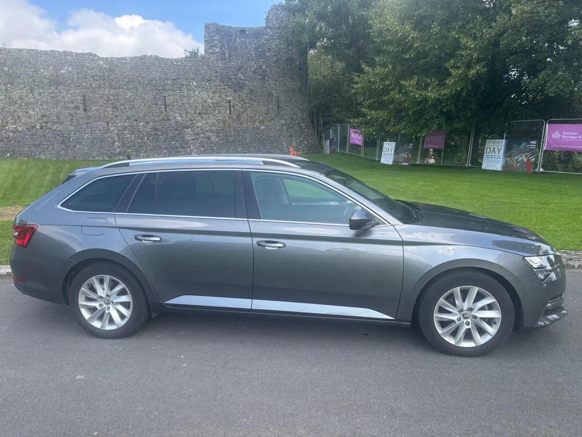 Skoda Superb SE Technology Estate PHEV (232) - Image 4