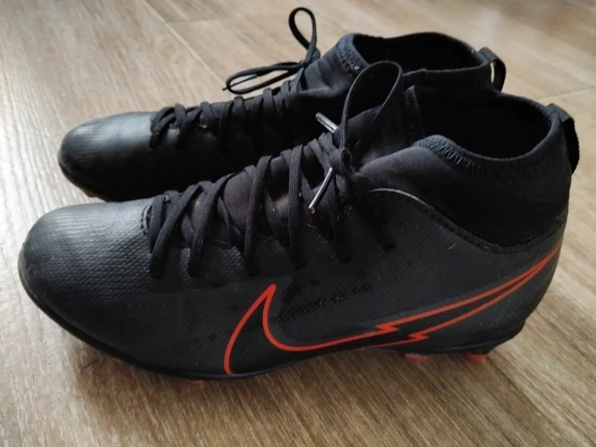Nike Football Boots, UK Size 2 - Image 1