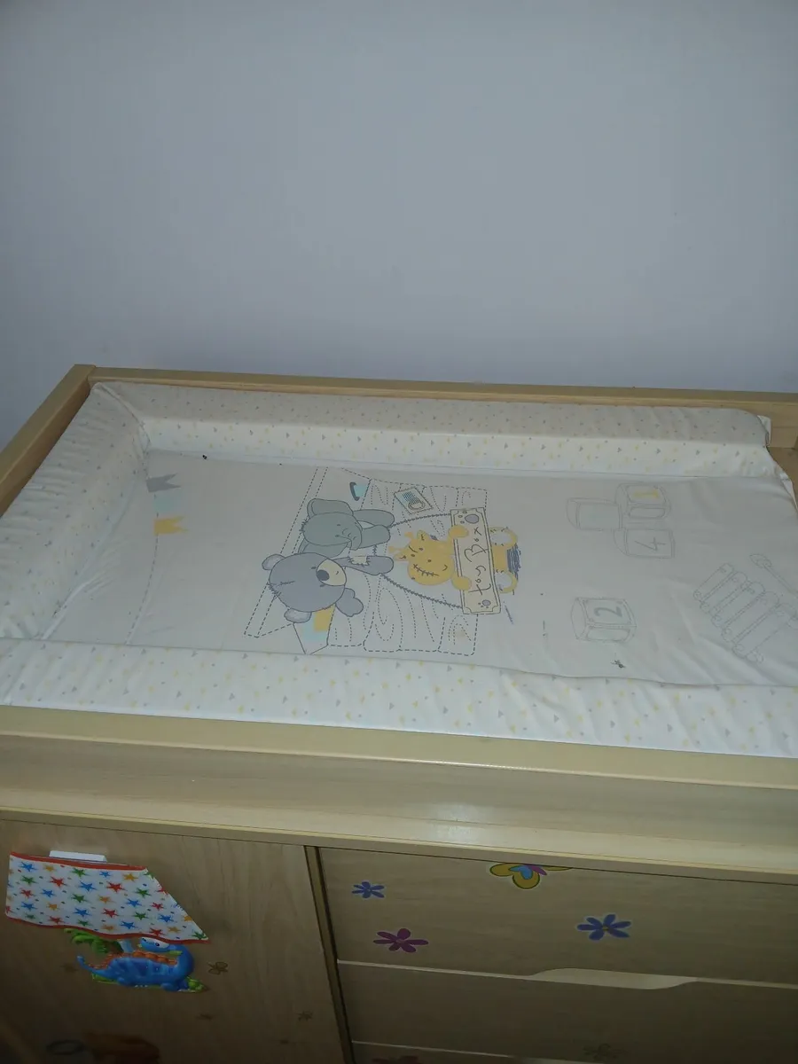 Baby changing table - Image 2