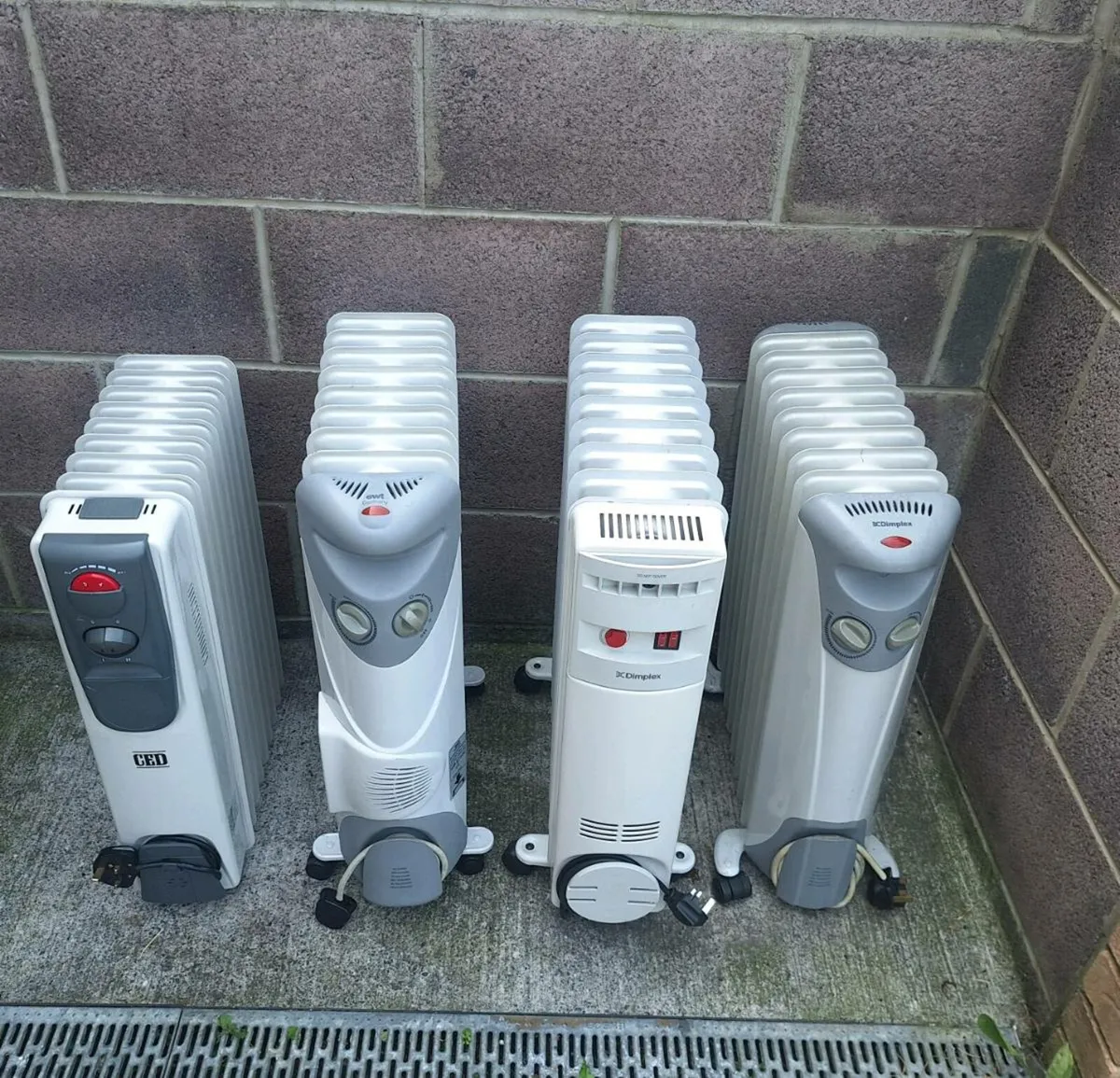 4 x heaters - Image 1
