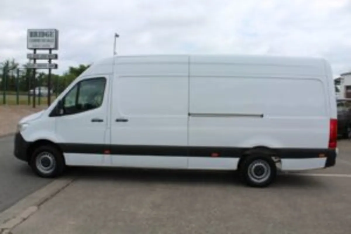2023 Mercedes-Benz Sprinter 315 L3H2 - Image 2