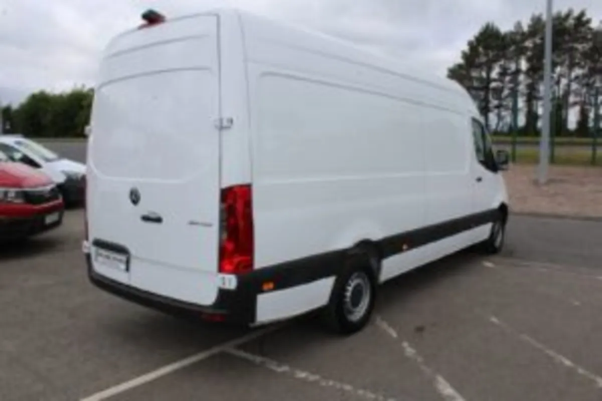 2023 Mercedes-Benz Sprinter 315 L3H2 - Image 4