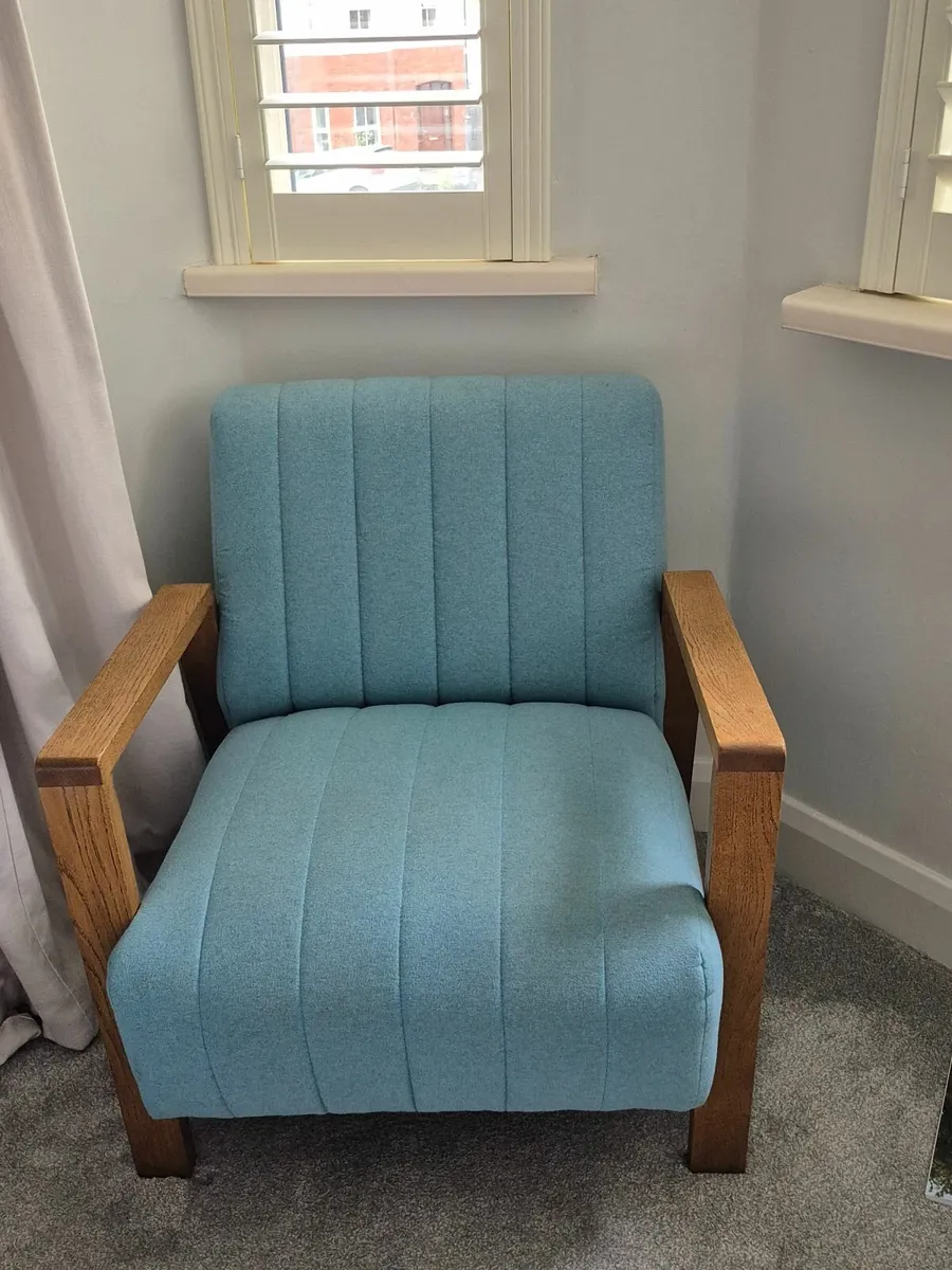 couch - Image 1