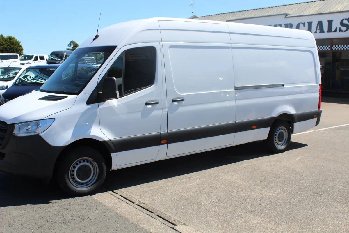 2022 Mercedes-Benz Sprinter 315 L3H2 Progessive - Image 3