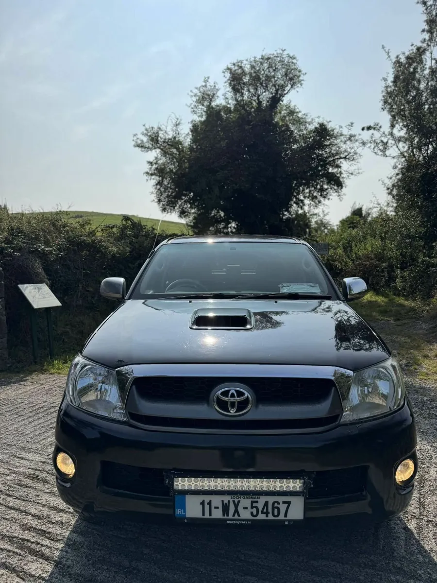 2011 toyota hilux - Image 3