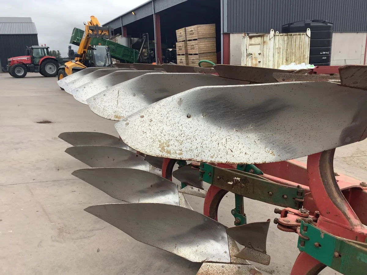 Kverneland Reversible Plough - Image 4