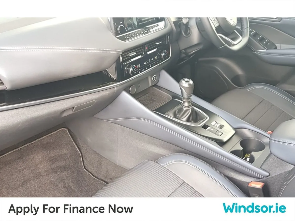 Nissan QASHQAI 1.3 PET Mild Hybrid SV Premium - Image 4