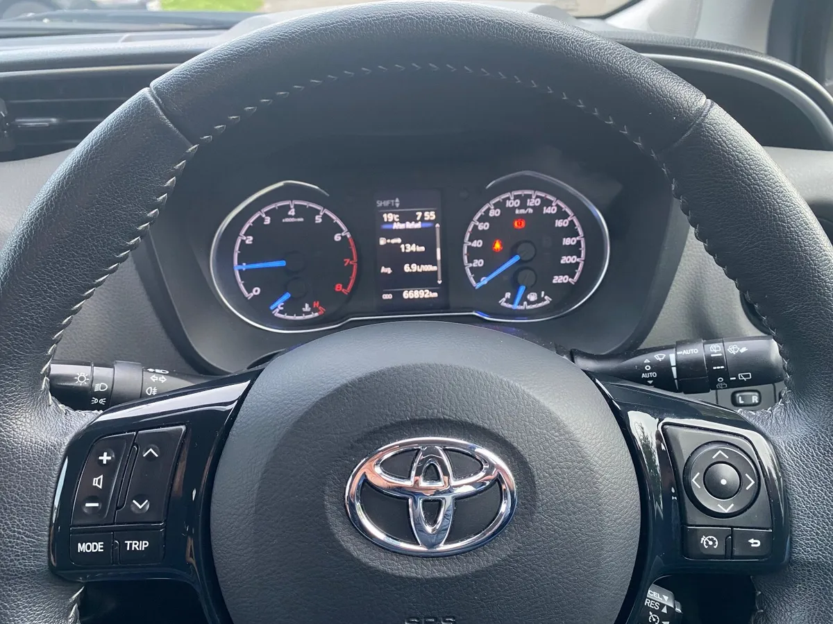 Toyota Yaris 2019 - Image 4