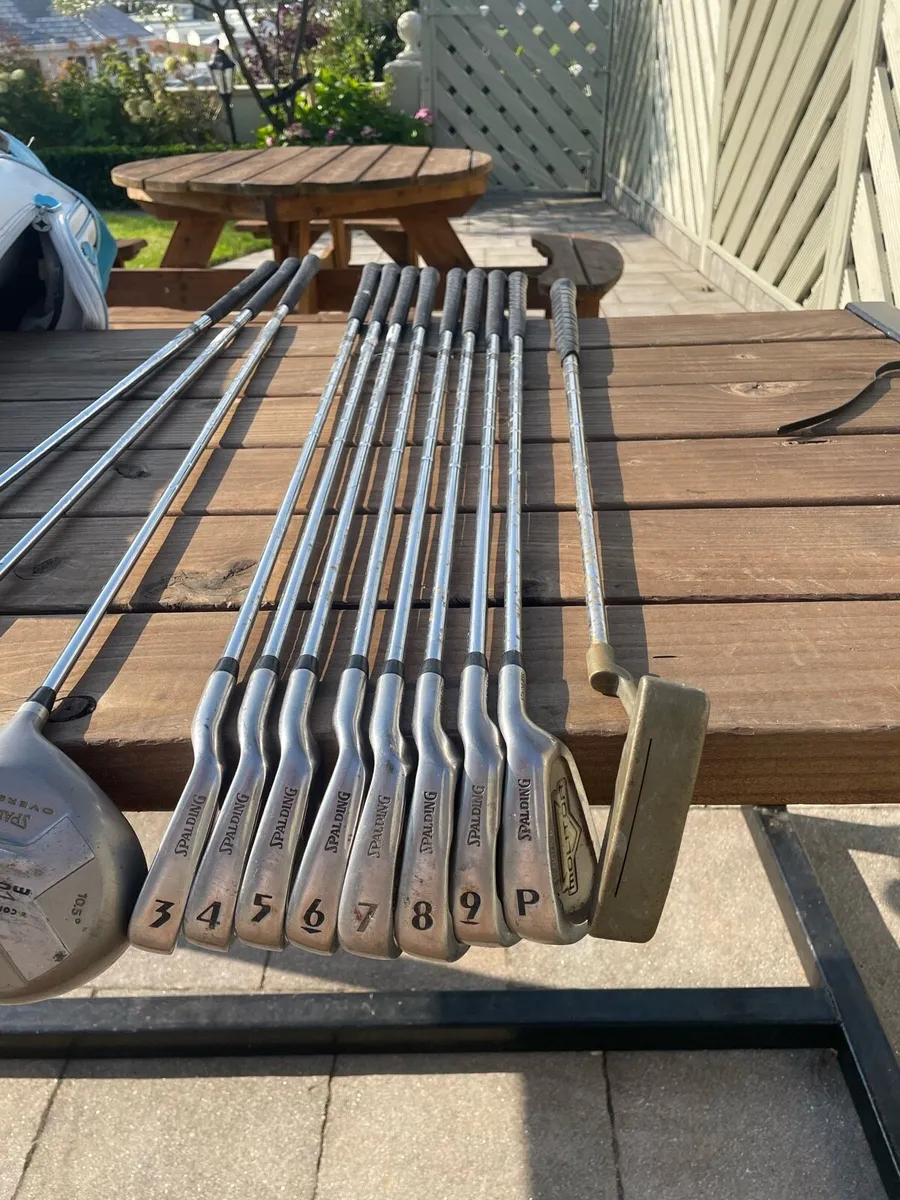 Spalding golf clubs and bag - Image 1