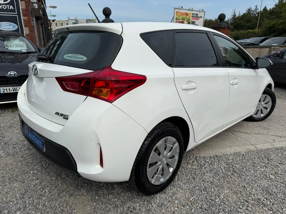 2015 Toyota Auris  1.4 TERRA VAN - Image 4