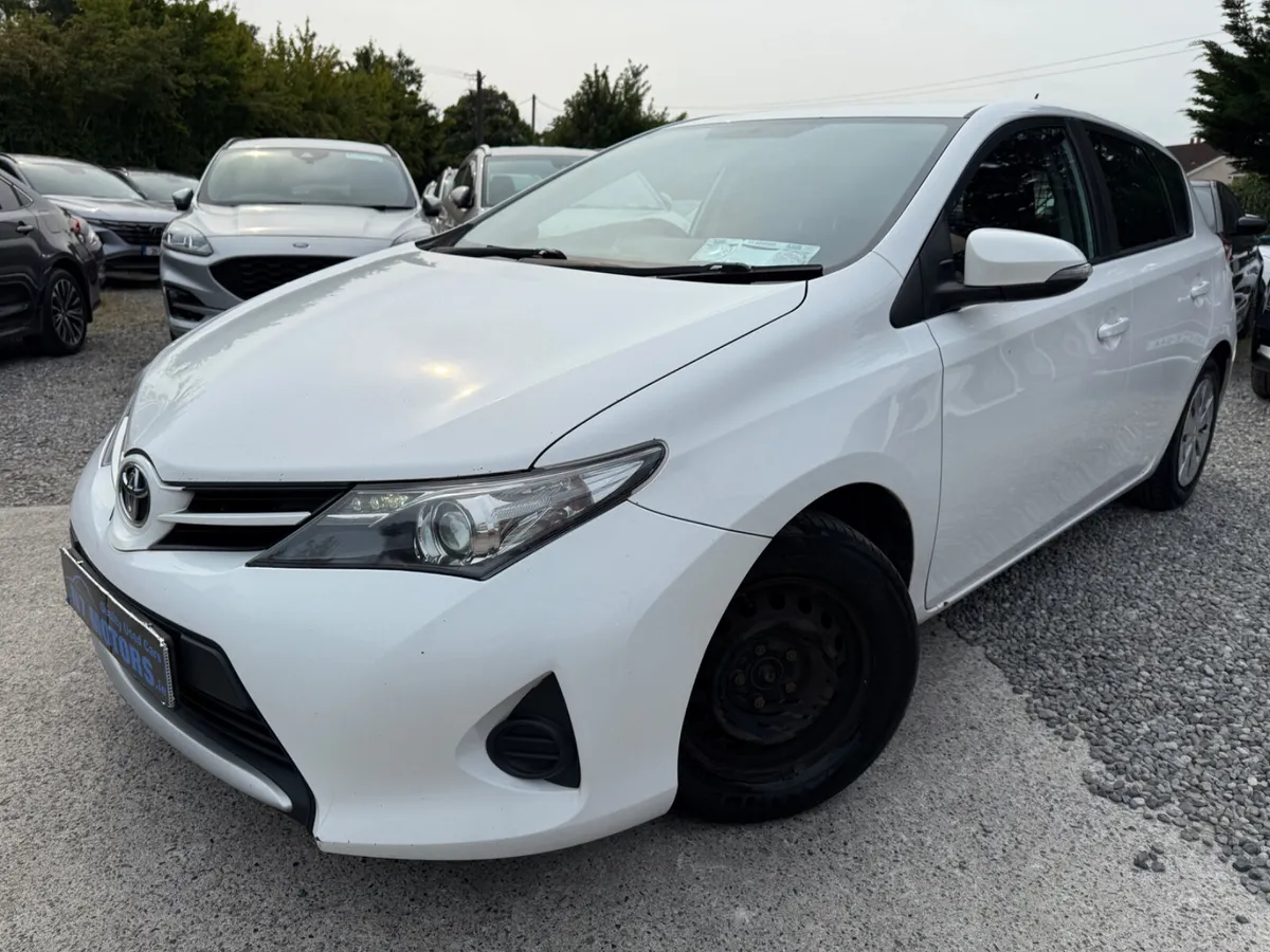 2015 Toyota Auris  1.4 TERRA VAN - Image 2