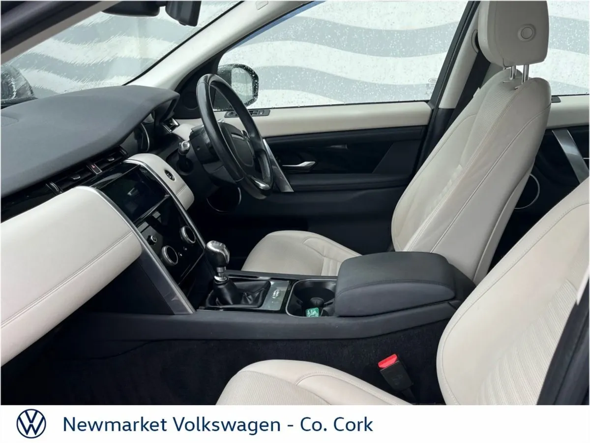 Land Rover Discovery Sport Seven Seater 2.0 Diese - Image 4