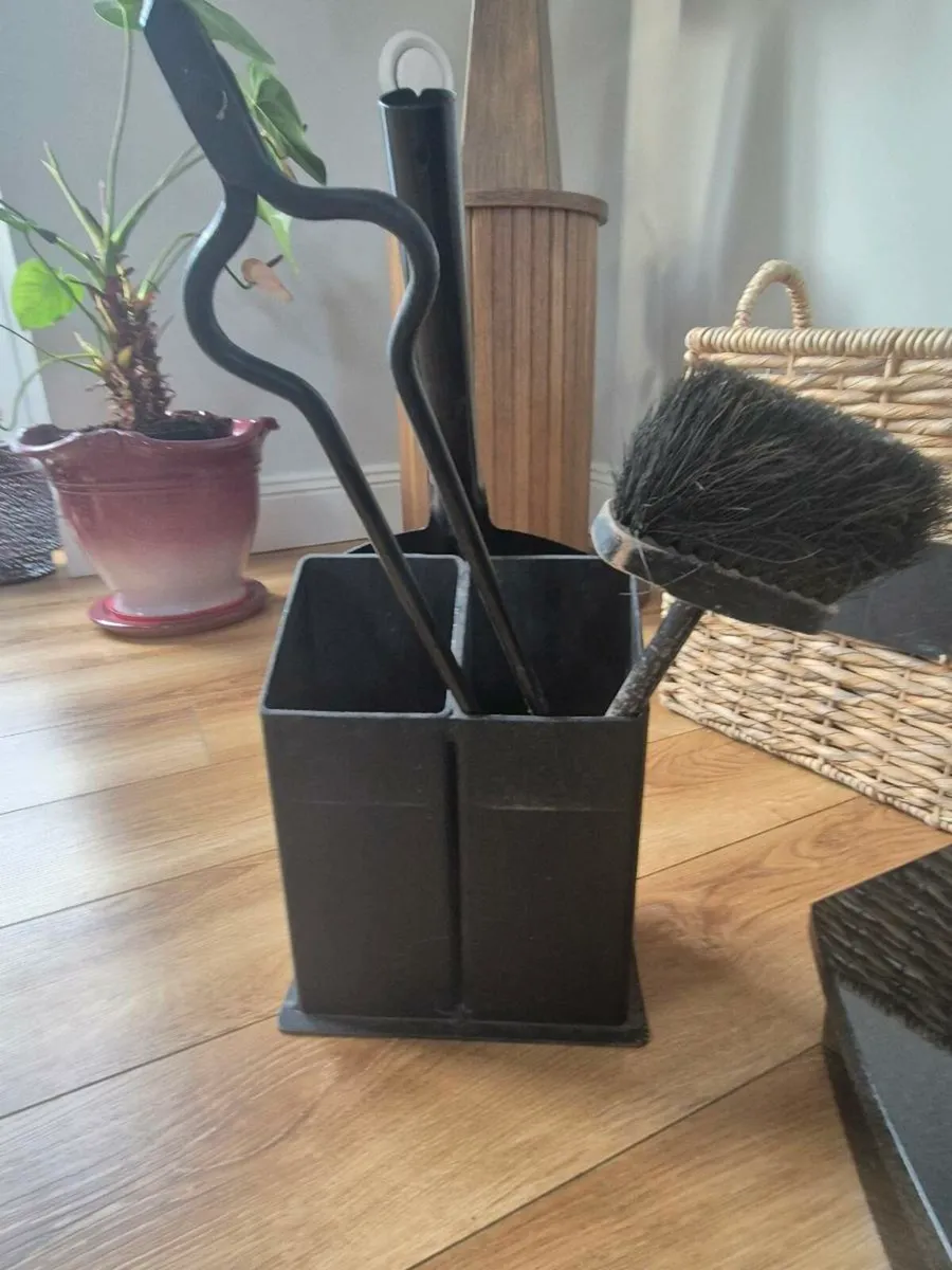 Inis AIRC 6kW Cast Iron Stove + Full Flue Kit - Image 2