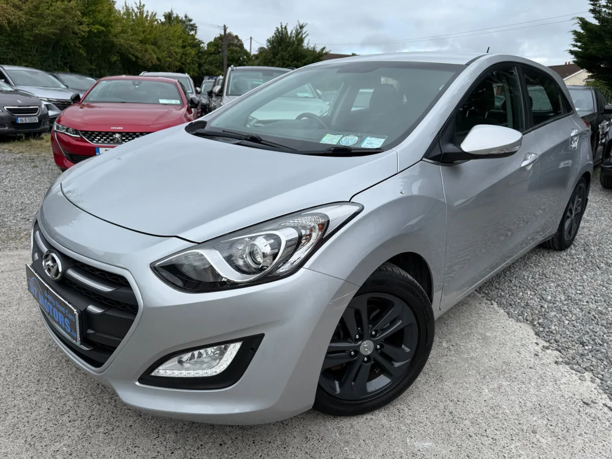 2016 Hyundai i30  1.6 DELUXE - Image 2