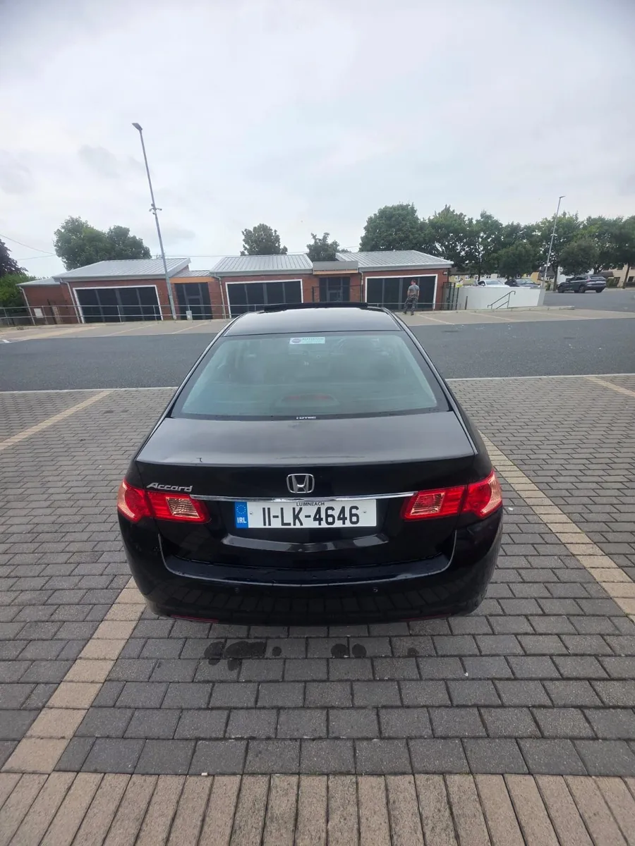 Honda Accord 2011 - Image 3