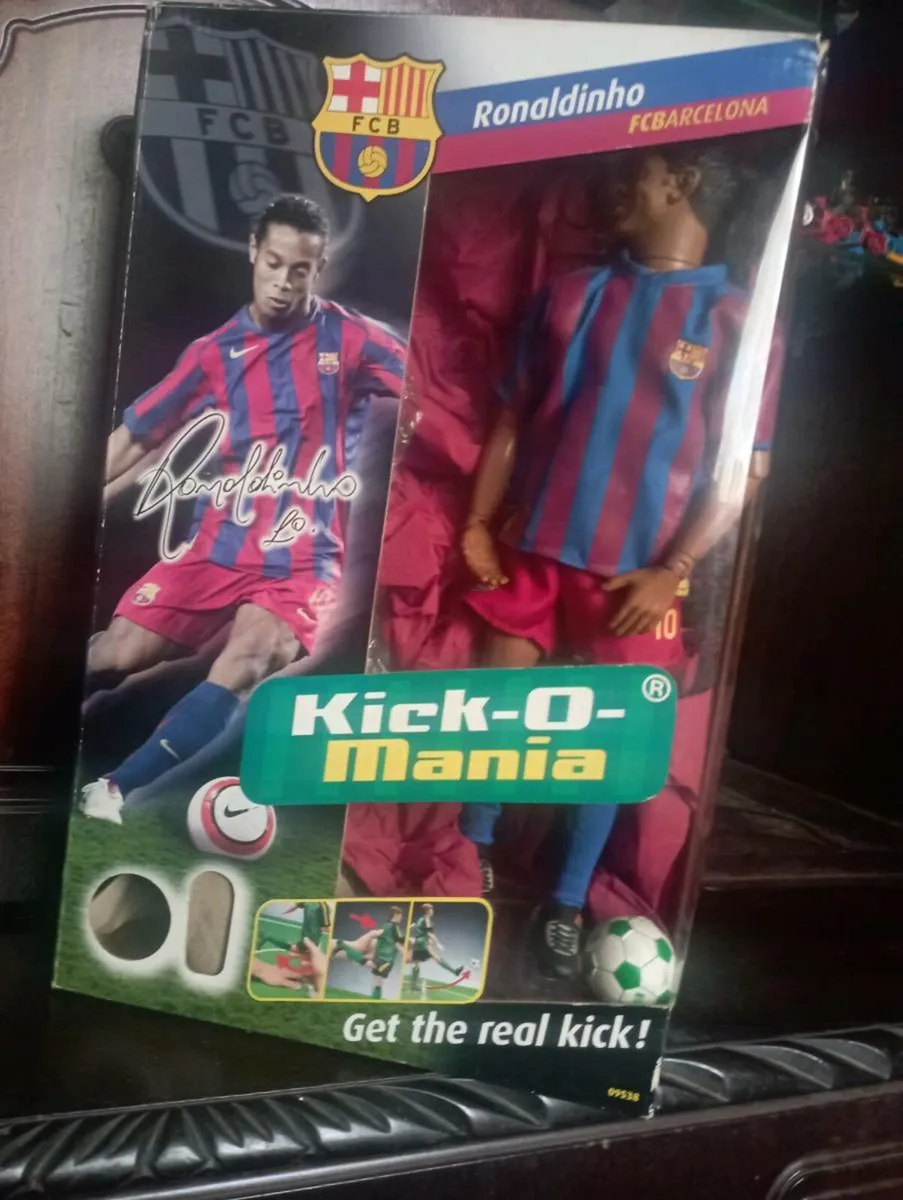 3MANCHESTER UNITED KICK-O-MANIA FIGURES @.€50 EACH - Image 3