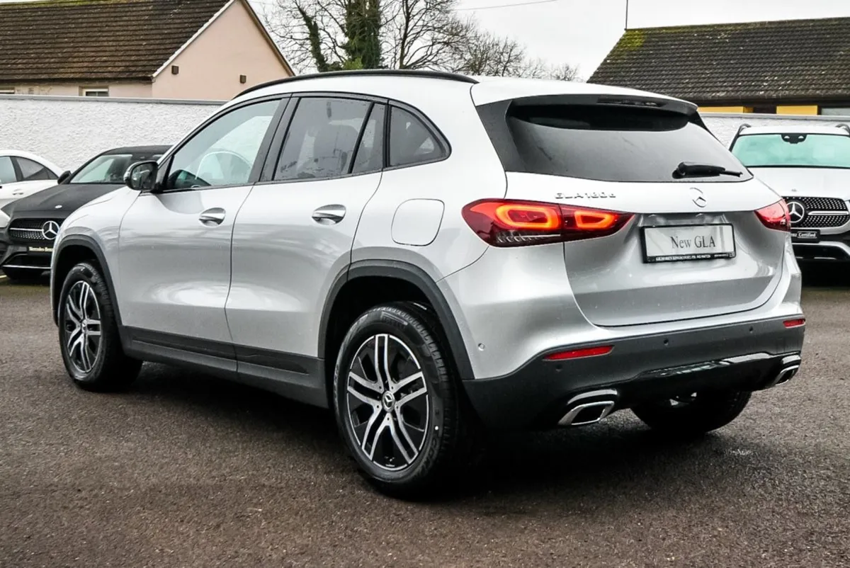 Mercedes-Benz GLA Class 180d Progressive Night Pa - Image 4