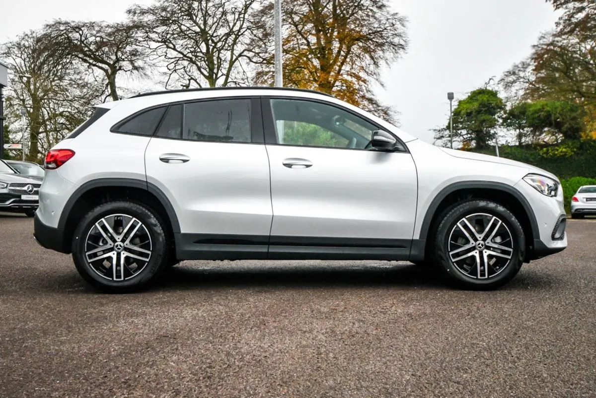 Mercedes-Benz GLA Class 180d Progressive Night Pa - Image 3