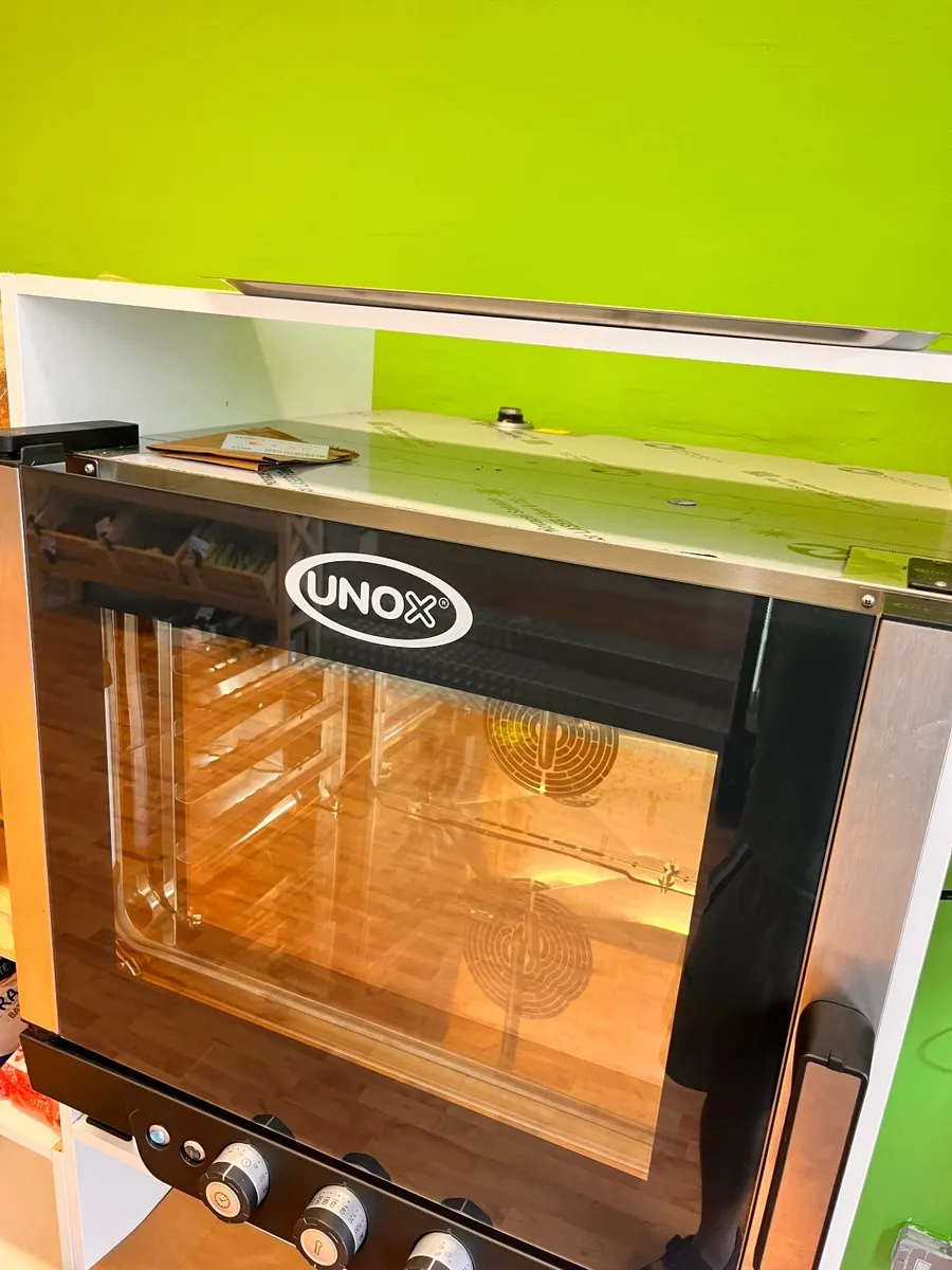 Oven - Image 1