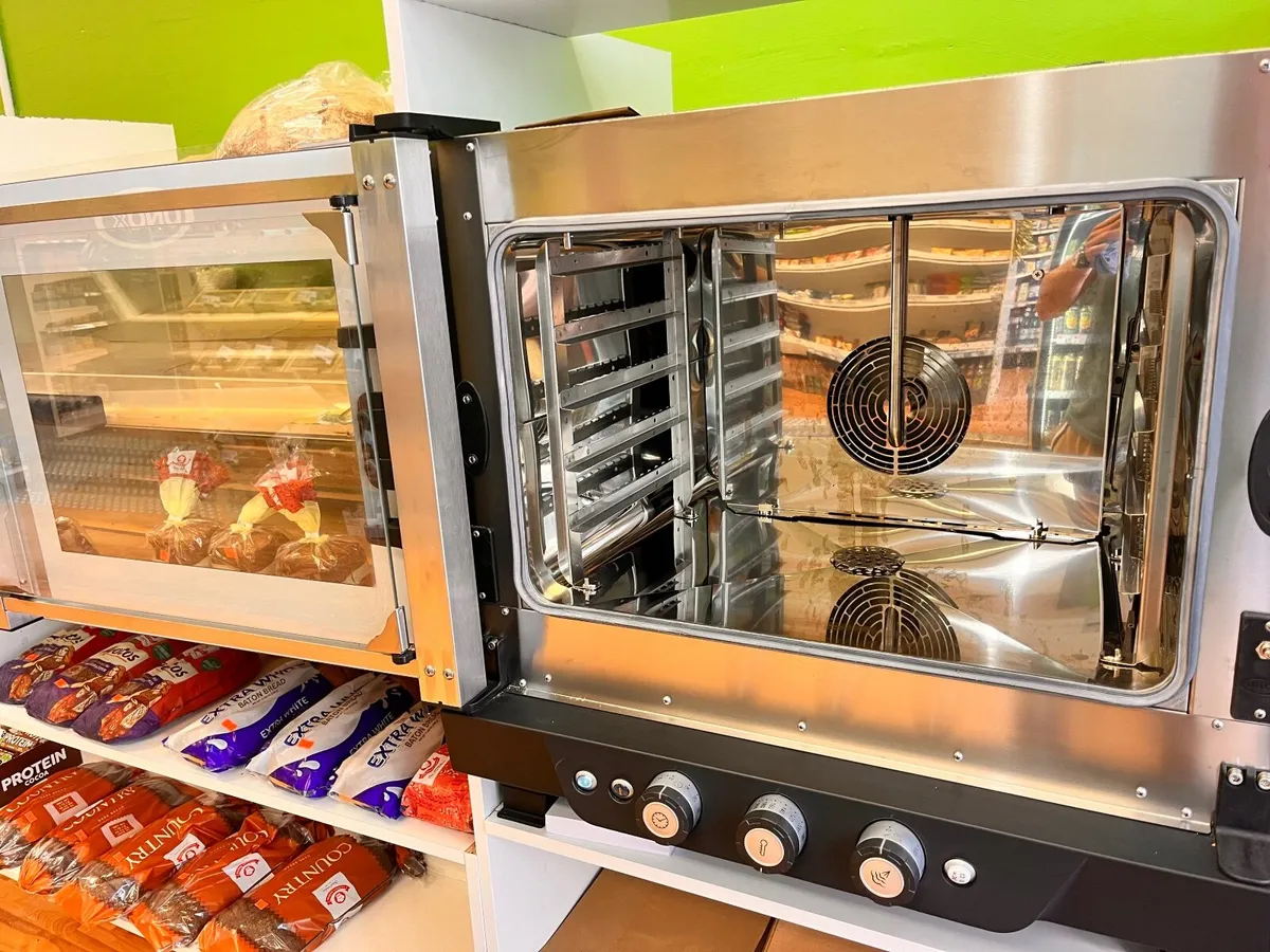 Oven - Image 3