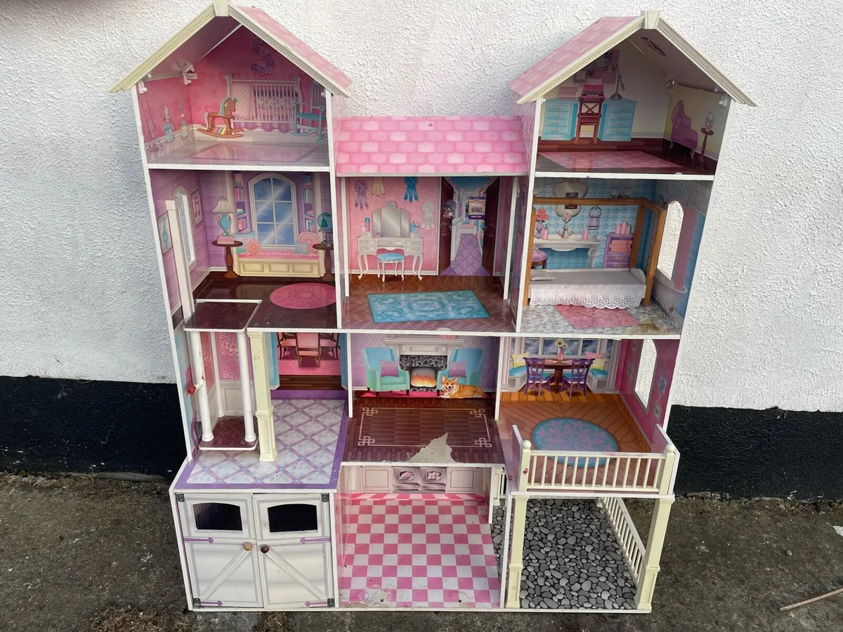 Doll House-Free - Image 1
