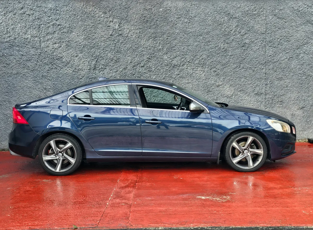 2012 Volvo S60 R design (diesel) Low mileage - Image 4