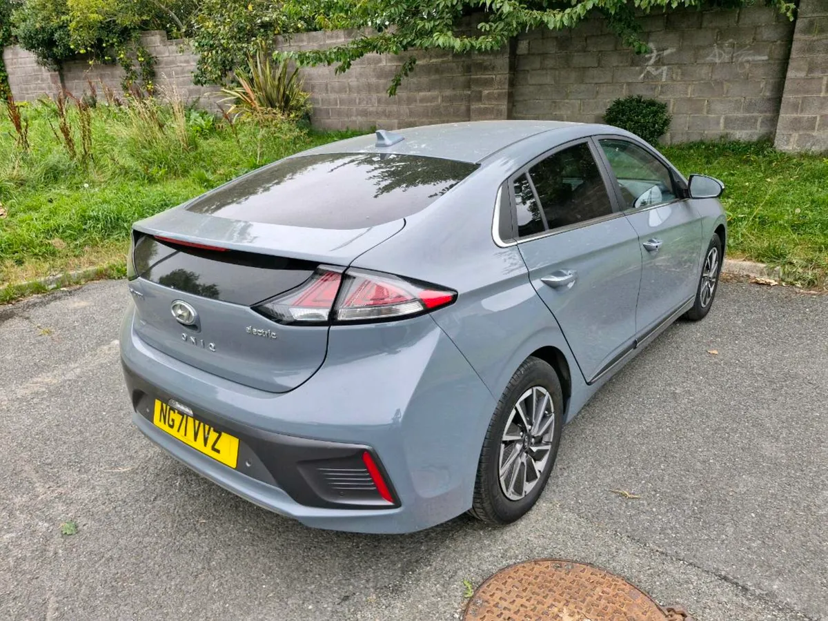 HYUNDAI IONIQ PREMIUM SE EV 134bhp 5 door grey - Image 4