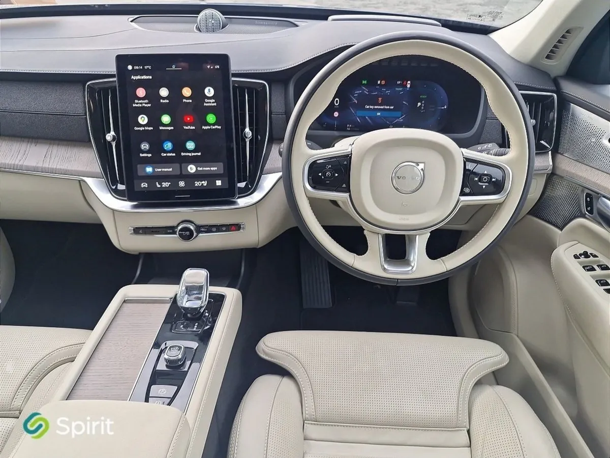 Volvo XC90 T8 Plug In Hybrid  Ultra (dark Theme) - Image 4