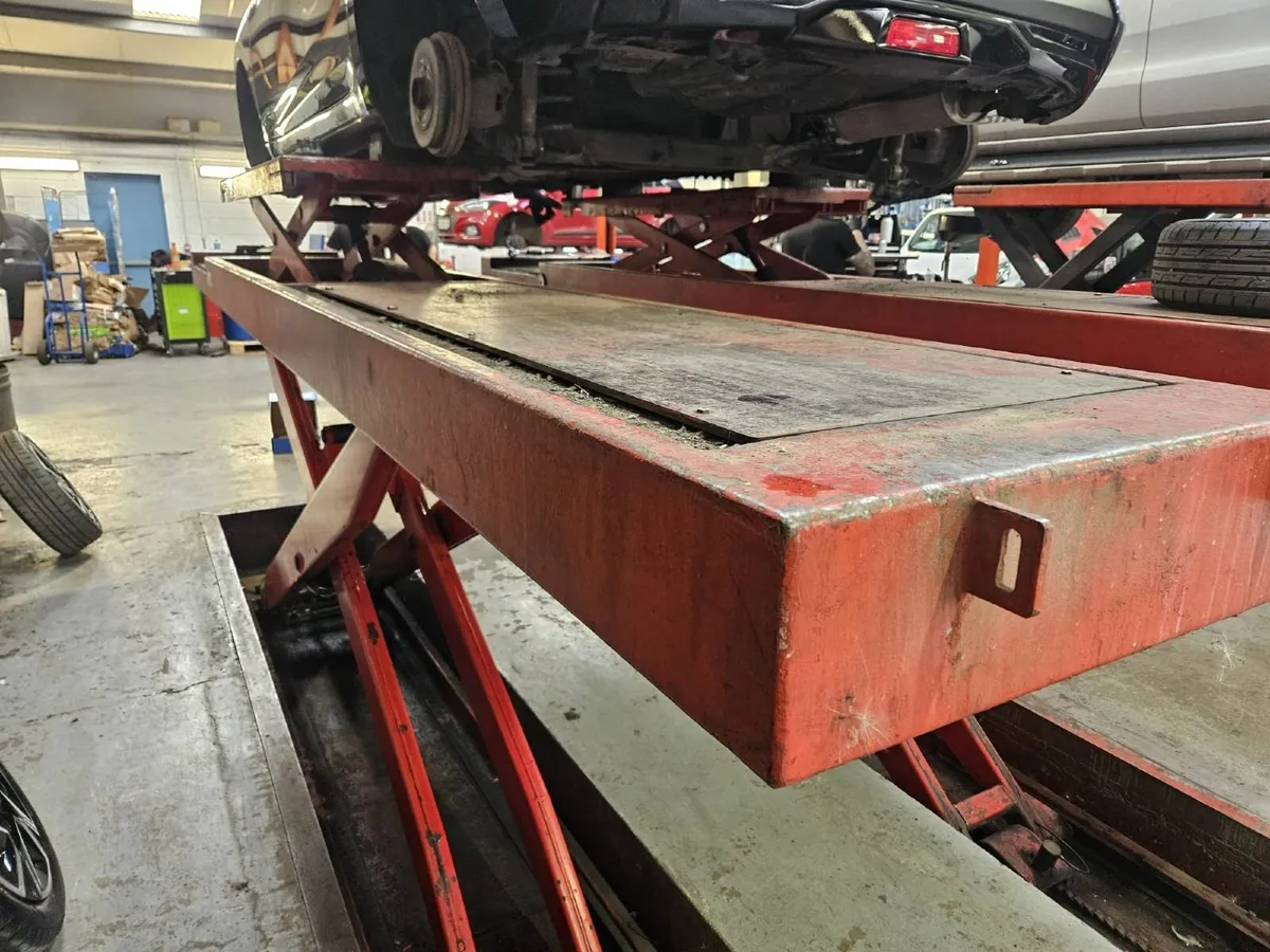 4500KG Scissors Platform Lift - Image 2