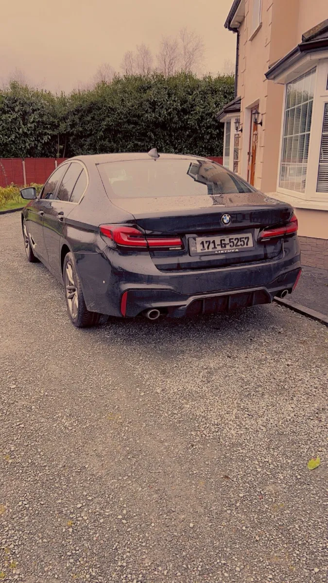 BMW 5-Series 2017 - Image 2