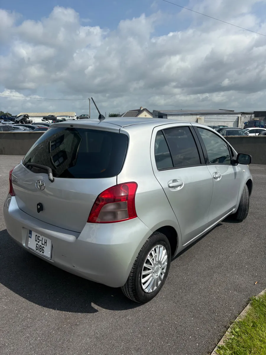 Toyota Yaris 2005 - Image 4