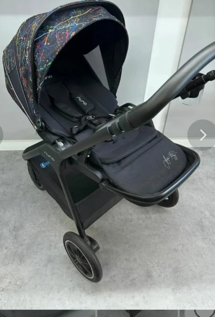 Nuna Triv Next Stroller with Nuna Cari - Image 1