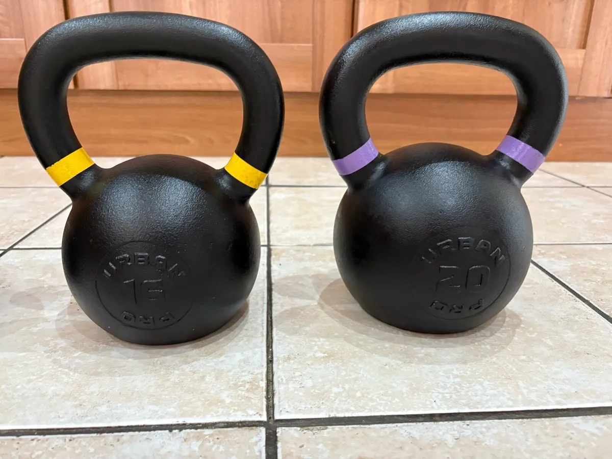 CHEAP SET OF METAL KETTLEBELLS X 5 - Image 2