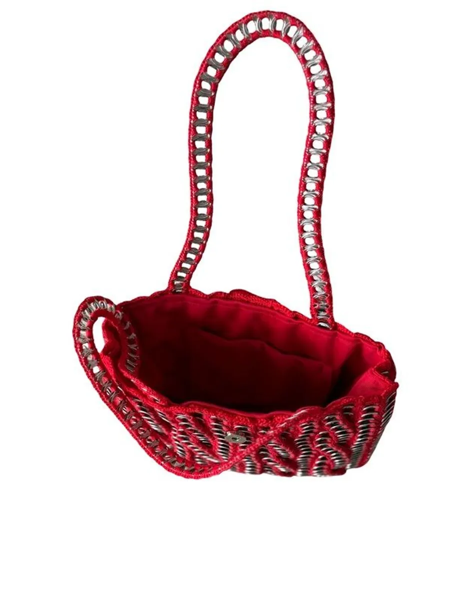 Handmade Crochet bag with recycled pieces. Magnetic clip with linein inside - Image 2