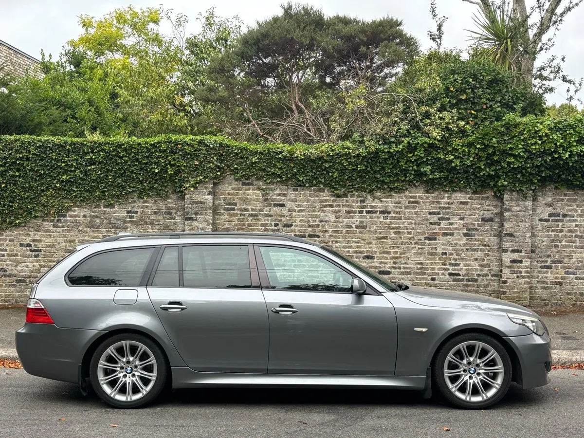 BMW 520d M-SPORT TOURING AUTO SUPERB EXAMPLE - Image 2