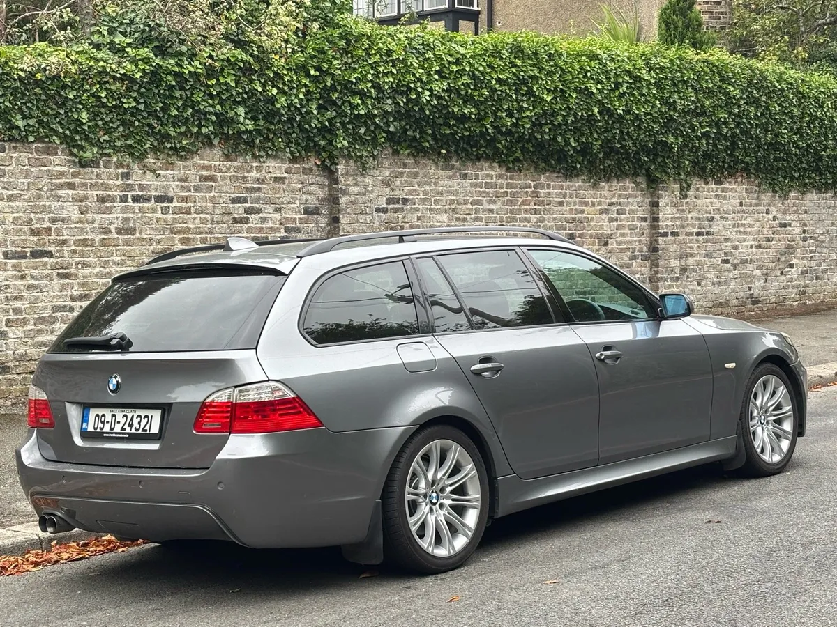 BMW 520d M-SPORT TOURING AUTO SUPERB EXAMPLE - Image 3