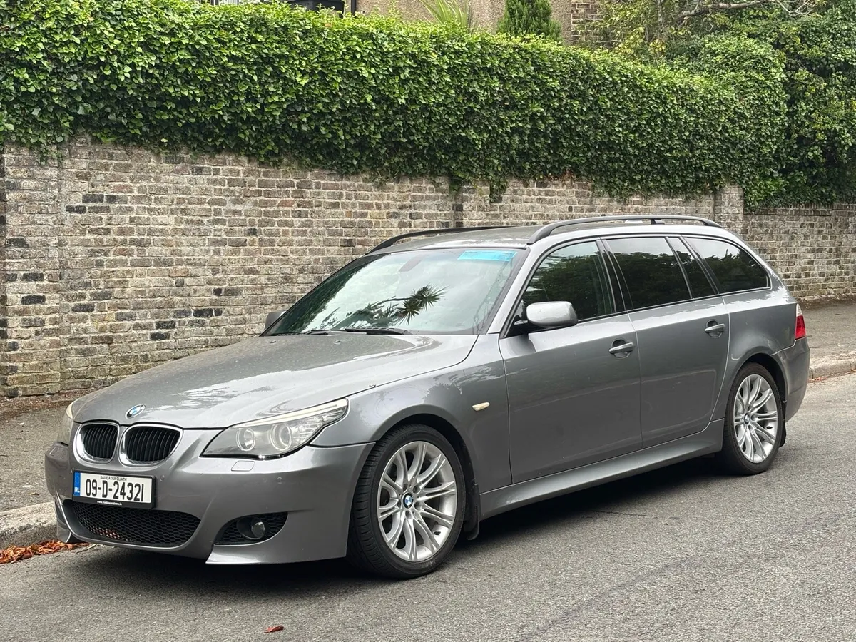 BMW 520d M-SPORT TOURING AUTO SUPERB EXAMPLE - Image 4